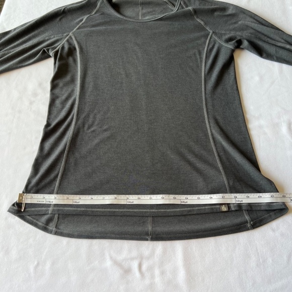 The North Face size L long sleeve top - Picture 6 of 9